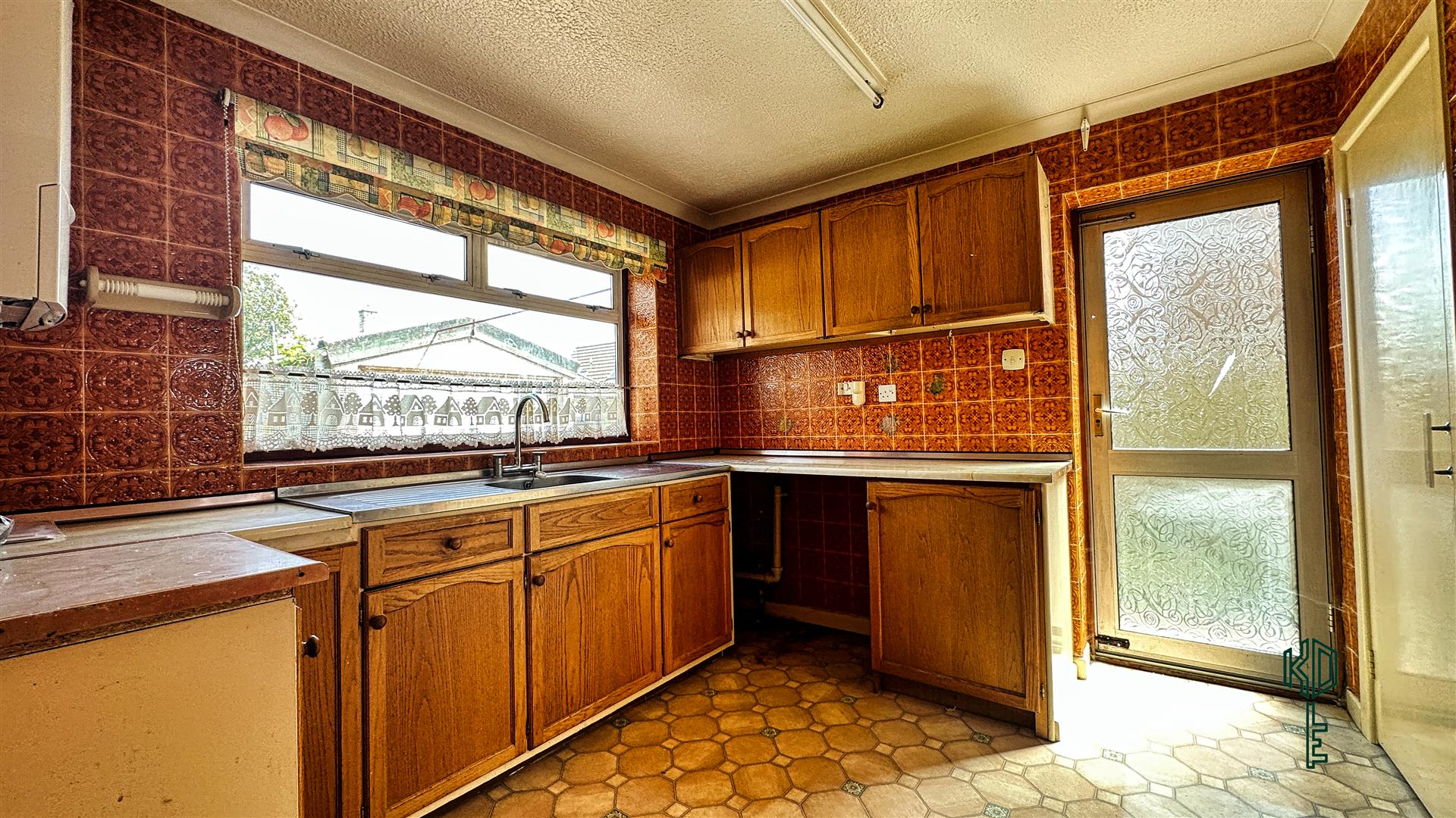 3 Bedroom House Stanley Green Road, Poole